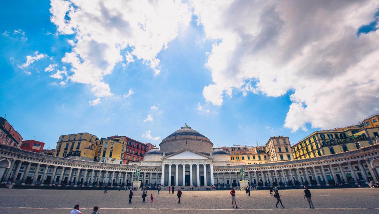 Napoli piazza del plebiscito