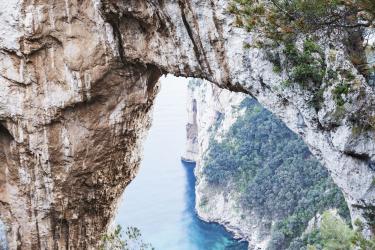 Capri-rock-arch-on-capri-island