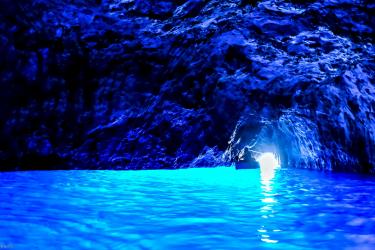Capri-the-blue-grotto-cave-in-capri-italy