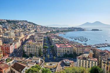 Napoli - Naples - naples-in-italy-early-in-the-morning